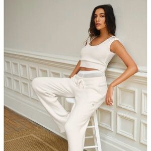 ALO super soft ivory lounge set BRAND NEW in an XS